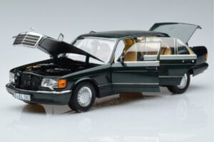 Mercedes 560 SEL W126 Verde Scuro Metallizzato Norev 1:18 B66040682 Pressofusione — immagine 2 di 7