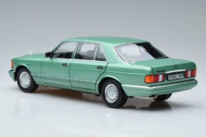 Mercedes 560 SEL W126 Verde Chiaro Norev 1:18 183469 Pressofusione — immagine 6 di 7