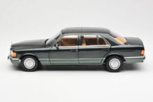 Mercedes 560 SEL W126 Night Verde Metallizzato Dealer Edition Norev 1:18 B66040626 Pressofusione — immagine 4 di 8