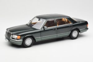 Mercedes 560 SEL W126 Night Verde Metallizzato Dealer Edition Norev 1:18 B66040626