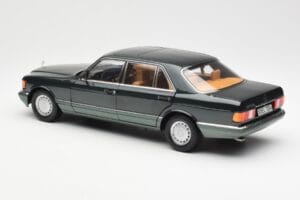 Mercedes 560 SEL W126 Night Verde Metallizzato Dealer Edition Norev 1:18 B66040626 Pressofusione — immagine 7 di 8