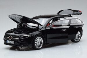 Mercedes A-Class W177 AMG Line Norev 1:18 183861 Pressofusione — immagine 2 di 7