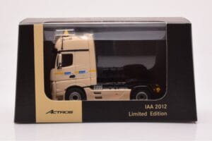 Mercedes Actros Gigaspace IAA 2012 Taxi NZG 1:50 MM0015 Pressofusione — immagine 4 di 4