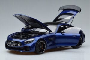 Mercedes AMG GT R C190 Blu Brillante AUTOart 1:18 76334 Pressofusione — immagine 2 di 7