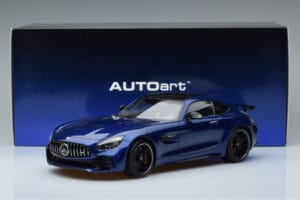 Mercedes AMG GT R C190 Blu Brillante AUTOart 1:18 76334 Pressofusione — immagine 7 di 7