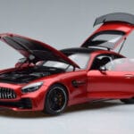 Mercedes AMG GT R C190 Rosso Cardinale AUTOart 1:18 76331 Pressofusione - image 2 of 7
