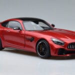 Mercedes AMG GT R C190 Rosso Cardinale AUTOart 1:18 76331 Pressofusione - image 5 of 7