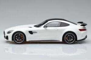 Mercedes AMG GT R Bianco GT Spirit 1:18 KJ021 Resina — immagine 3 di 6