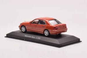 Mercedes C-Class W202 C220 Arancione Metallizzato Dealer Edition Minichamps 1:43 B66005747 Pressofusione — immagine 3 di 4