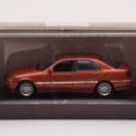 Mercedes C-Class W202 C220 Arancione Metallizzato Dealer Edition Minichamps 1:43 - image 4 of 4