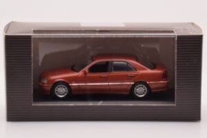 Mercedes C-Class W202 C220 Arancione Metallizzato Dealer Edition Minichamps 1:43 B66005747 Pressofusione — immagine 4 di 4