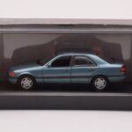 Mercedes C-Class W202 C220 Petrol Metallizzato Minichamps 1:43 - image 3 of 3