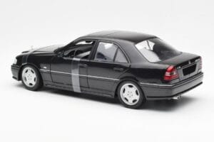 Mercedes C-Class W202 C36 AMG Nero Metallizzato UT Models 1:18 26102 Pressofusione — immagine 5 di 6
