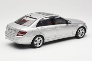 Mercedes C-Class W204 Avantgarde Argento AUTOart 1:18 B66962368 Pressofusione — immagine 3 di 8