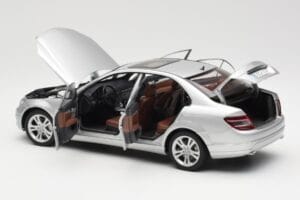 Mercedes C-Class W204 Avantgarde Argento AUTOart 1:18 B66962368 Pressofusione — immagine 5 di 8