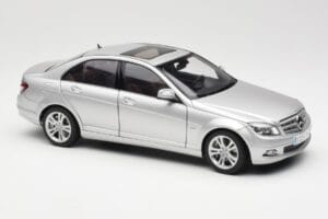 Mercedes C-Class W204 Avantgarde Argento AUTOart 1:18 B66962368 Pressofusione — immagine 6 di 8