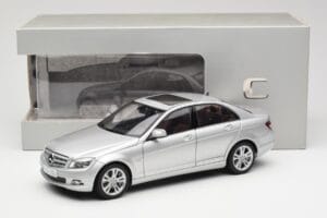 Mercedes C-Class W204 Avantgarde Argento AUTOart 1:18 B66962368 Pressofusione — immagine 8 di 8