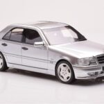 Mercedes C36 AMG W202 Argento Otto 1:18 - image 4 of 6