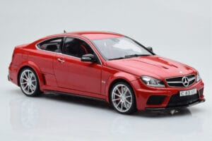 Mercedes C63 AMG W204 Black Series Rosso GT Spirit 1:18 GT065 Resina — immagine 4 di 6