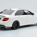 Mercedes C63 AMG W204 Bianco GT Spirit 1:18 - image 2 of 6