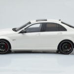Mercedes C63 AMG W204 Bianco GT Spirit 1:18 - image 3 of 6