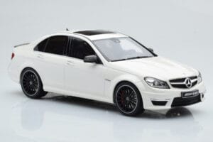 Mercedes C63 AMG W204 Bianco GT Spirit 1:18 GT166 Resina — immagine 4 di 6