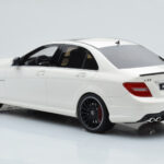 Mercedes C63 AMG W204 Bianco GT Spirit 1:18 - image 5 of 6