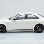 Mercedes C63S AMG W205 Bianco GT Spirit 1:18 - image 3 of 6