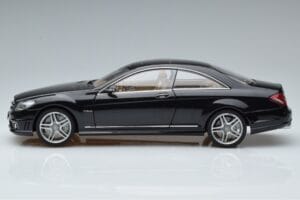 Mercedes CL63 AMG C216 Nero AUTOart 1:18 76169 Pressofusione — immagine 3 di 6