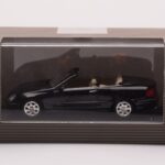 Mercedes CLK A209 Cabriolet Obsidian Nero Metallizzato Minichamps 1:43 - image 4 of 4