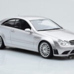 Mercedes CLK63 AMG C209 Coupe Argento Otto 1:18 - image 4 of 6