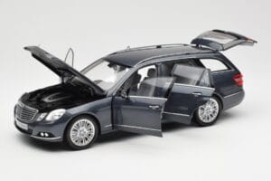Mercedes E-Class S212 T-Model Tenorit Grigio Metallizzato Minichamps 1:18 B66962447 Pressofusione — immagine 2 di 8