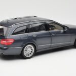 Mercedes E-Class S212 T-Model Tenorit Grigio Metallizzato Minichamps 1:18 B66962447 - image 3 of 8