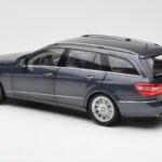 Mercedes E-Class S212 T-Model Tenorit Grigio Metallizzato Minichamps 1:18 B66962447 - image 7 of 8