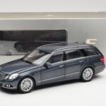 Mercedes E-Class S212 T-Model Tenorit Grigio Metallizzato Minichamps 1:18 B66962447 - image 8 of 8