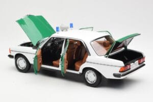 Mercedes E-Class W123 Polizei Norev 1:18 B66040676 Pressofusione — immagine 5 di 8
