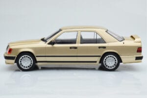 Mercedes E-Class W124 Tuning Beige MCG 1:18 MCG18342 Pressofusione — immagine 3 di 6