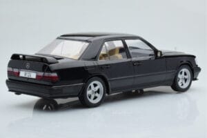 Mercedes E-Class W124 Tuning Nero MCG 1:18 MCG18341 Pressofusione — immagine 2 di 6