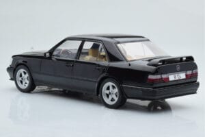 Mercedes E-Class W124 Tuning Nero MCG 1:18 MCG18341 Pressofusione — immagine 5 di 6