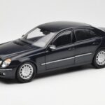 Mercedes E-Class W211 Blu Metallizzato Kyosho 1:18 B66962147