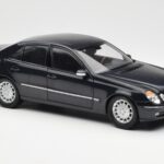 Mercedes E-Class W211 Blu Metallizzato Kyosho 1:18 B66962147 - image 6 of 8
