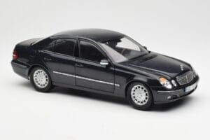 Mercedes E-Class W211 Blu Metallizzato Kyosho 1:18 B66962147 Pressofusione — immagine 6 di 8