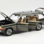 Mercedes 230T W123 T-Model Verde Metallizzato Norev 1:18 183730 - image 2 of 8