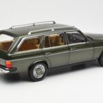 Mercedes 230T W123 T-Model Verde Metallizzato Norev 1:18 183730 - image 3 of 8