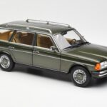 Mercedes 230T W123 T-Model Verde Metallizzato Norev 1:18 183730 - image 6 of 8