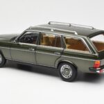 Mercedes 230T W123 T-Model Verde Metallizzato Norev 1:18 183730 - image 7 of 8