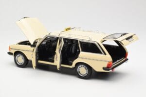 Mercedes 230T W123 T-Model Taxi Norev 1:18 183731 Pressofusione — immagine 5 di 8