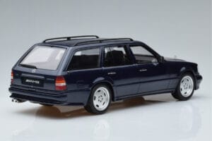 Mercedes E36 AMG S124 Blu Otto 1:18 OT753 Resina — immagine 2 di 6