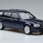 Mercedes E36 AMG S124 Blu Otto 1:18 OT753 Resina - image 4 of 6