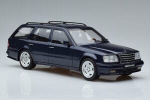 Mercedes E36 AMG S124 Blu Otto 1:18 OT753 Resina — immagine 4 di 6